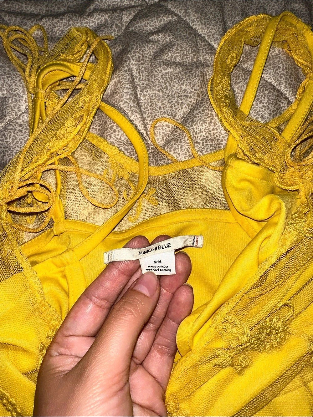 Kimchi Blue Lace Floral Maxi Dress in Yellow Size Medium Like New - Picture 5 of 9